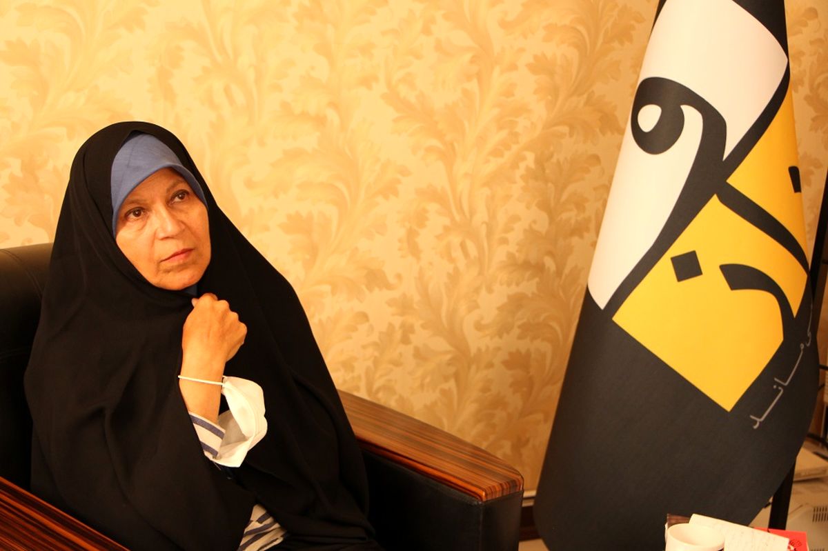 فائزه هاشمی: اگر پدرم زنده بود از همتی حمایت می‌کرد