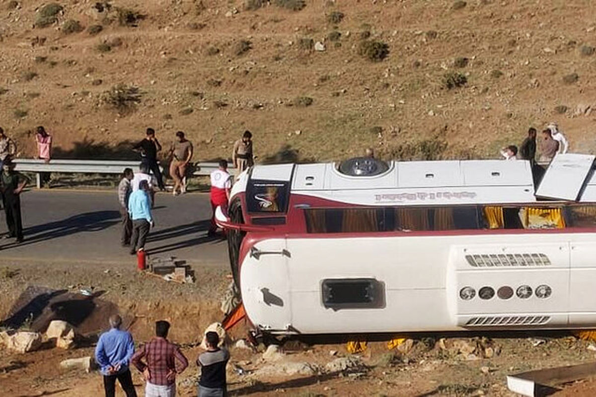 پیگیری حادثه واژگونی اتوبوس خبرنگاران