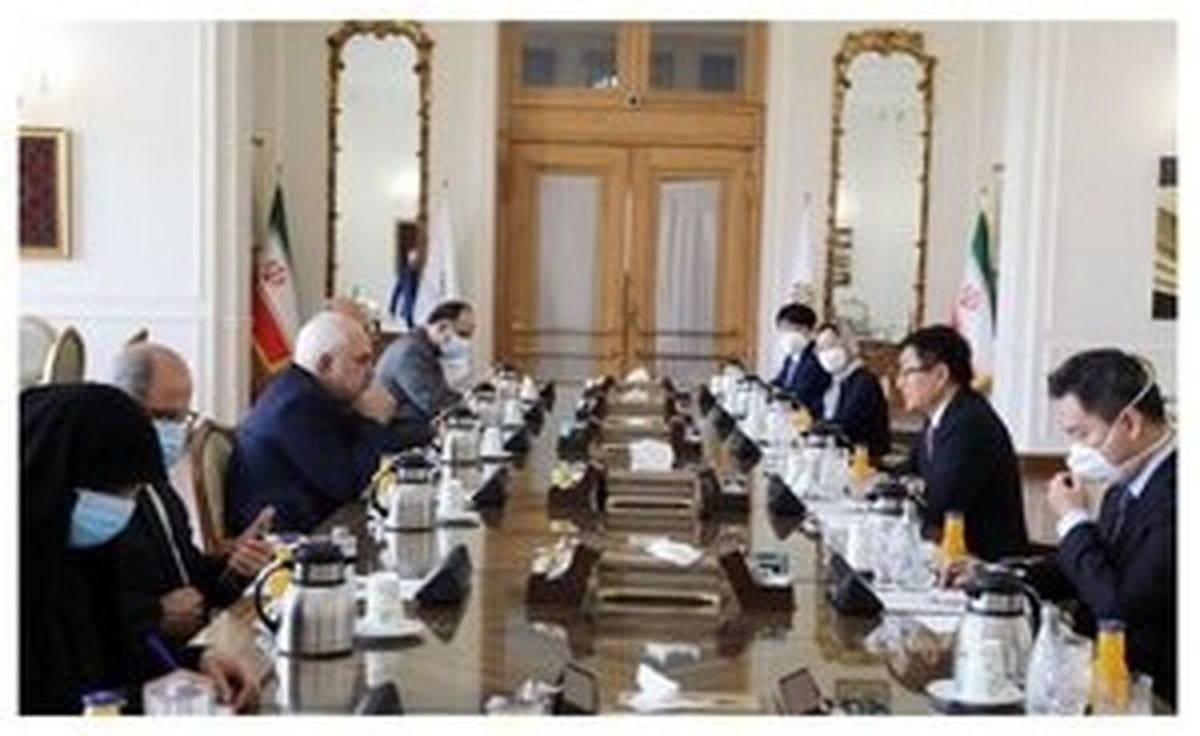 ظریف و نماینده ویژه چین در امور افغانستان گفت‌وگو می کنند