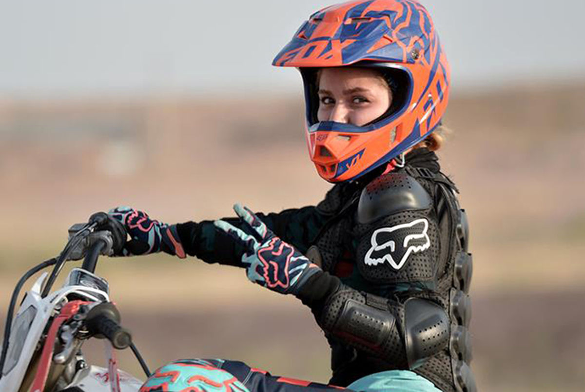 پلیس اصفهان: زنان نمی توانند گواهینامه موتور سیکلت بگیرند