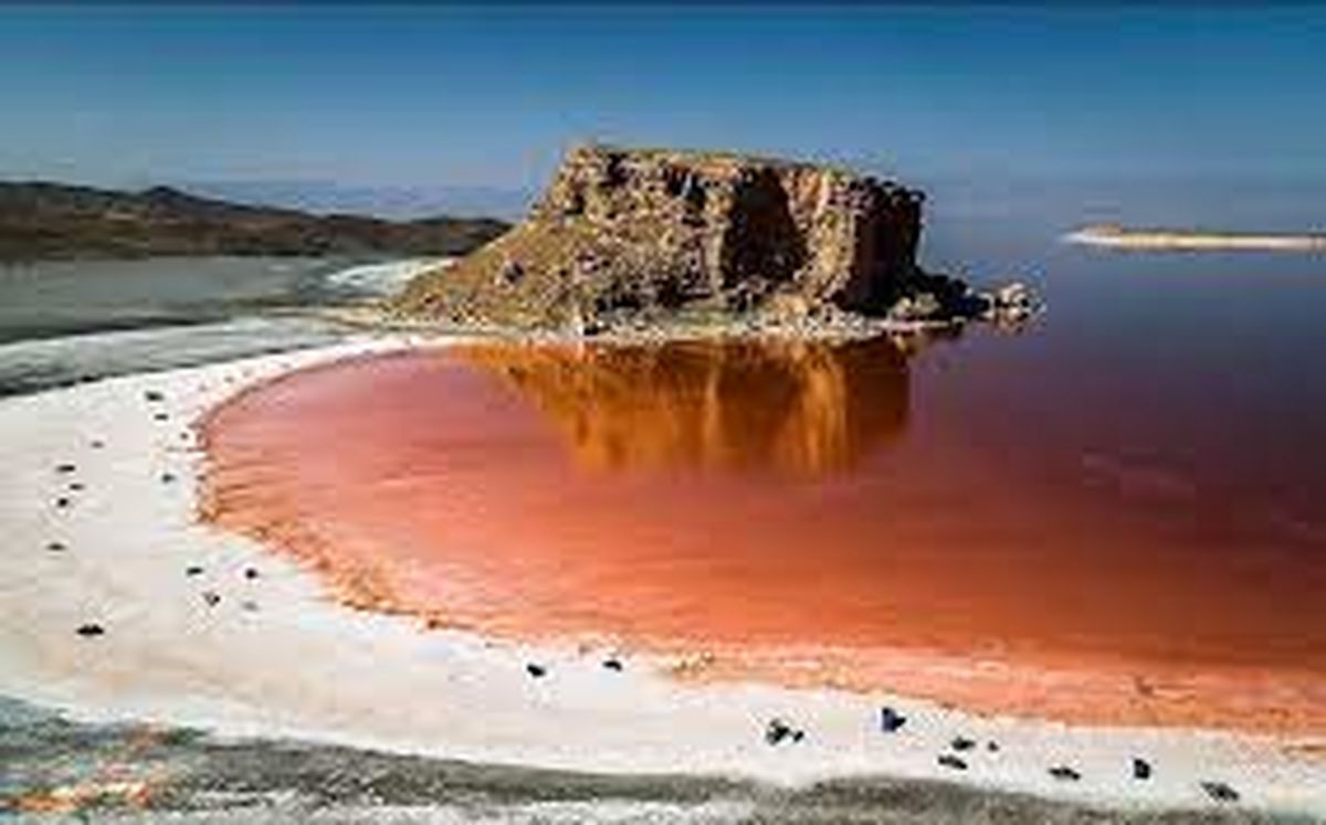 کاهش بیش از ۲ میلیارد مترمکعبی آب دریاچه ارومیه