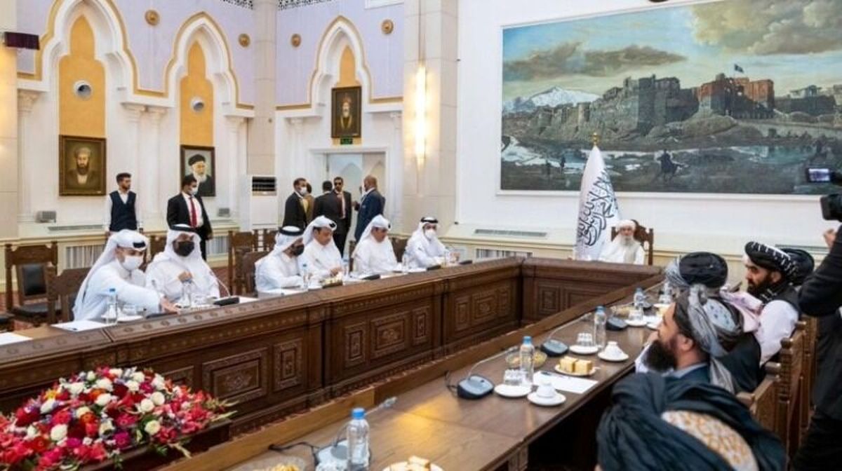 دیدار و گفت وگو وزیرخارجه قطر با سرپرست نخست وزیری افغانستان