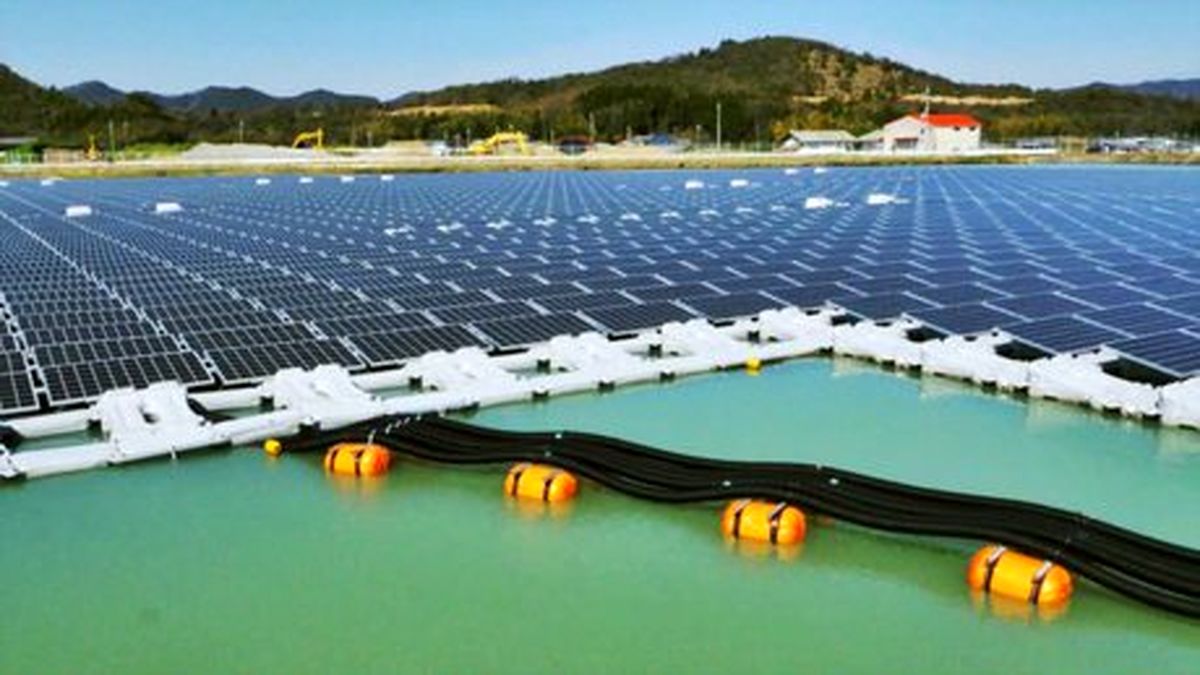 نیروگاه‌های خورشیدی شناور یک راه حل‌ مناسب برای گذر از پیک مصرف برق