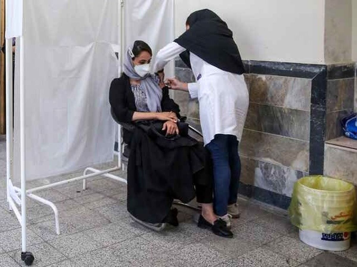 آغاز واکسیناسیون افراد بالای ۱۸ سال در تهران