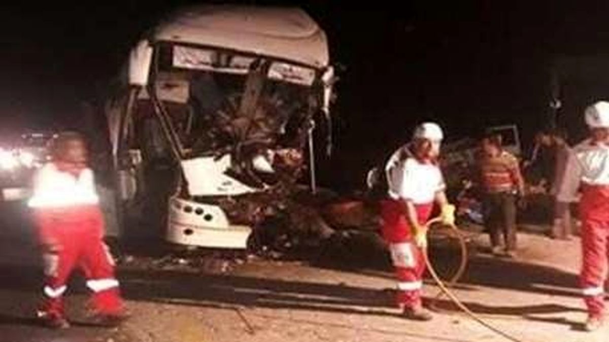 تصادف اتوبوس با تریلر نفتکش در محور اصفهان - نایین  ۲۷ مصدوم بر جای گذاشت