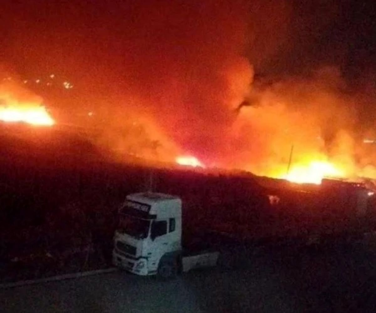 سه کامیون حامل مواد غذایی ایران در گذرگاه ابوکمال در مرز سوریه هدف حمله پهپادی قرار گرفتند
