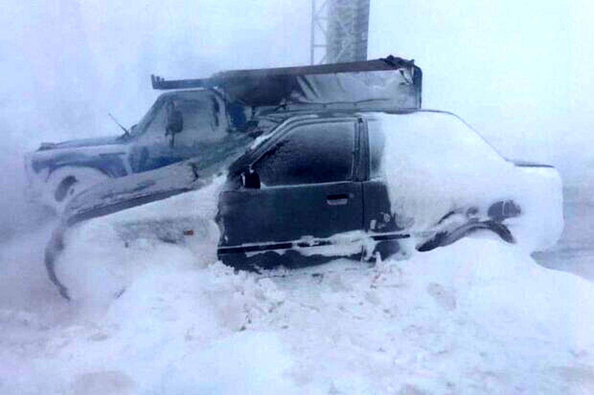 برف راه ارتباطی ۲۰۰ روستا در آذربایجان غربی را مسدود کرد
