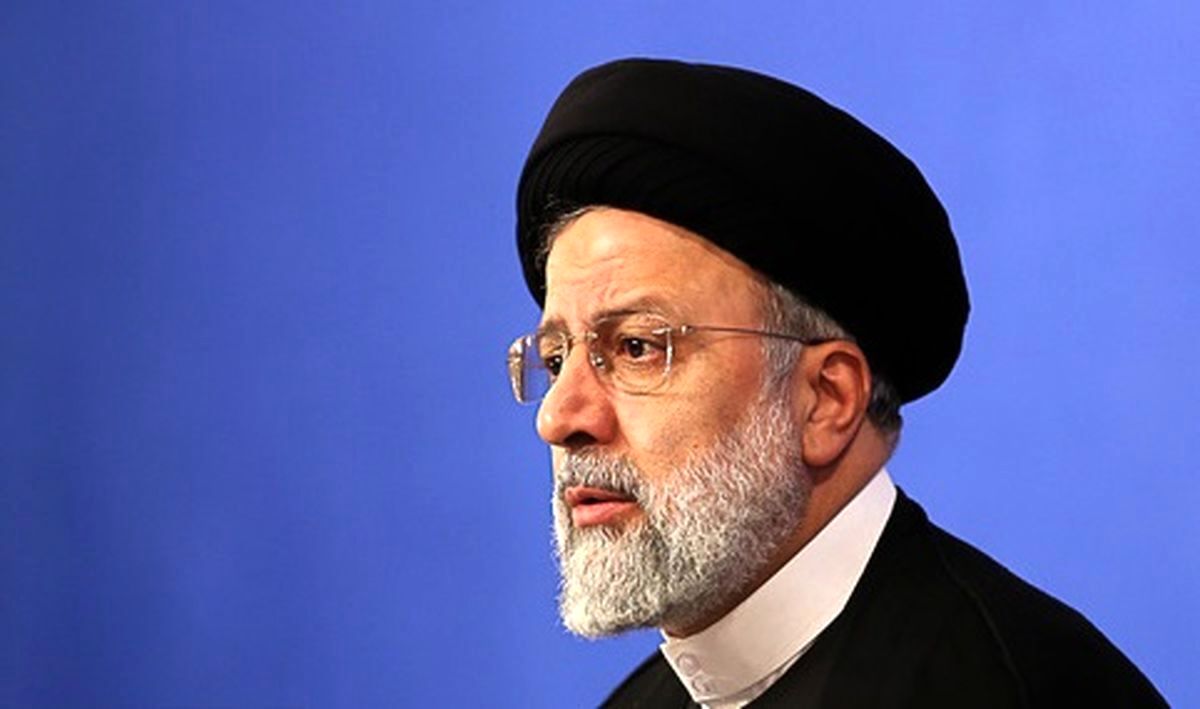 روزنامه جمهوری اسلامی خطاب به رئیسی: تا دیر نشده تیم اقتصادی و دیپلماسی را تغییر دهید