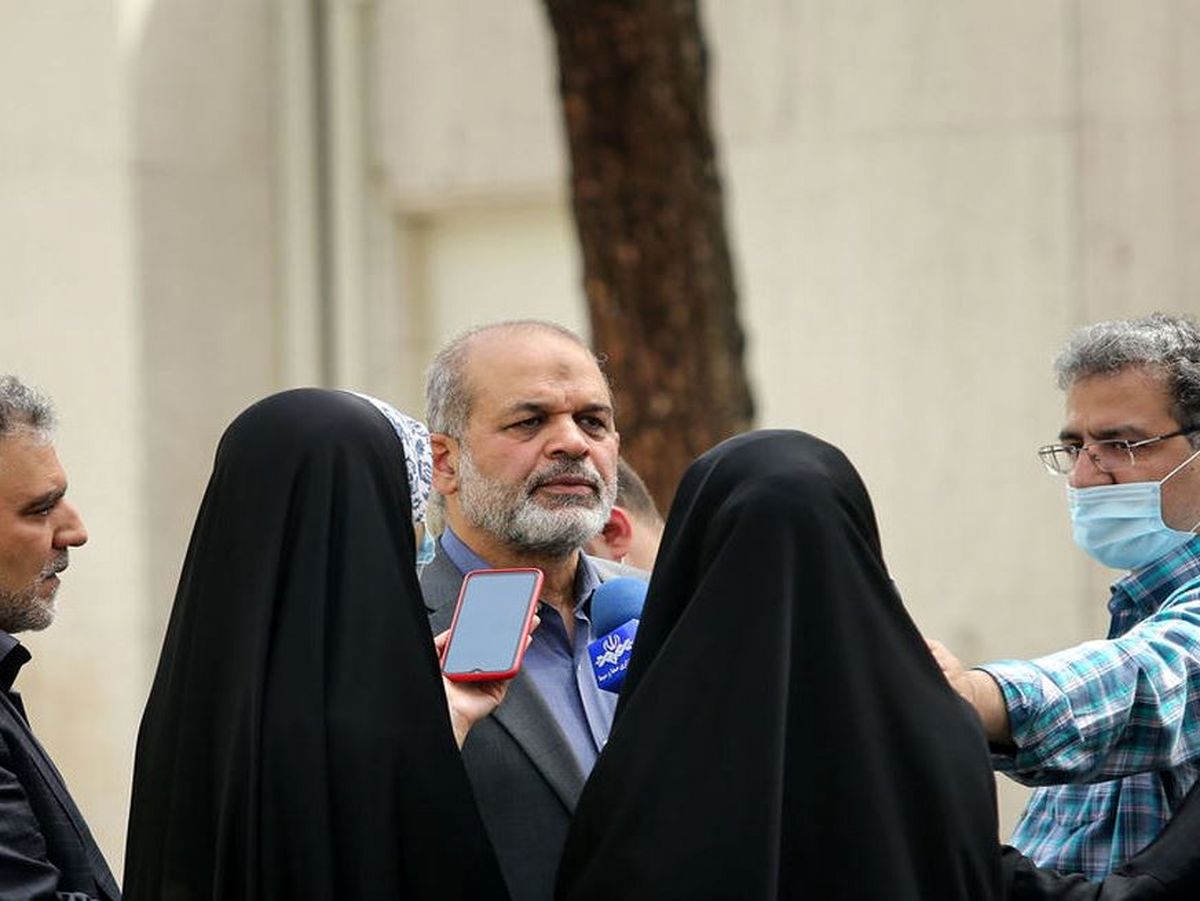 وزیر کشور: افسرده بودن جامعه ایرانی، یک حرف بی ربط است