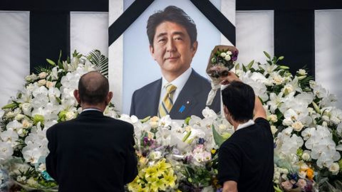 خاکستر شینزو آبه، نخست وزیر مقتول ژاپن تشییع شد