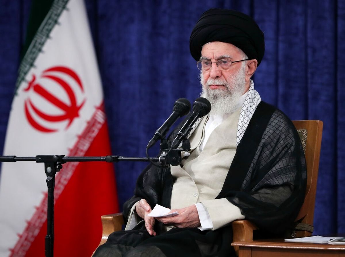رهبر انقلاب: آغاز چالش ایران و آمریکا کودتای ۲۸ مرداد است نه تسخیر لانه جاسوسی