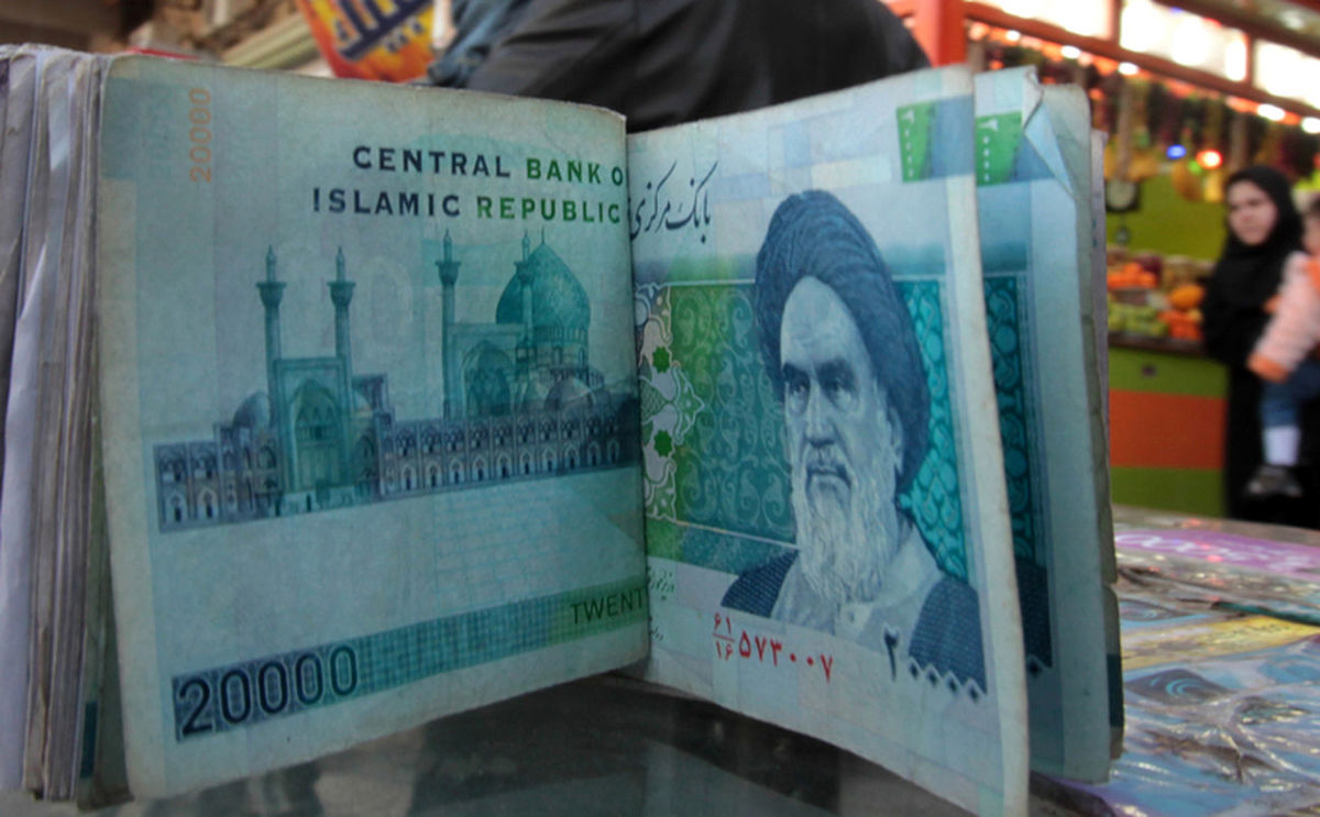 ایرانی‌ها سه برابر سریع‌تر از اهالی کشورهای همسایه جیبشان خالی می‌شود