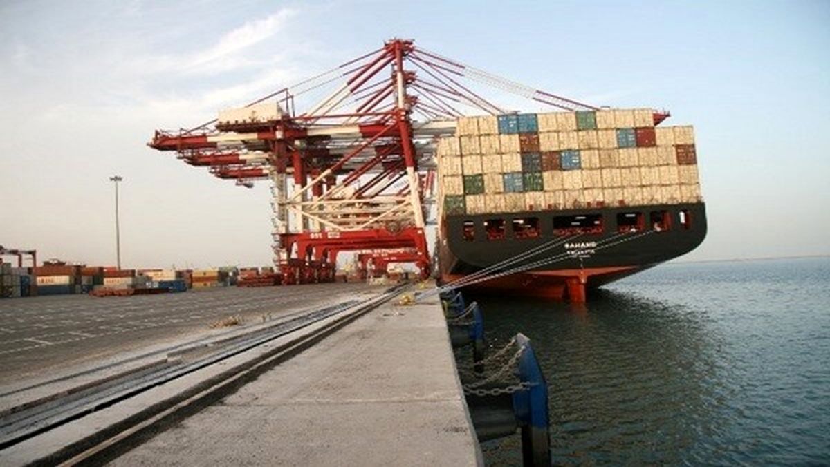 مدیر کل بنادر خوزستان: ٣٧ کشتی حامل کالای اساسی با مشکل اسنادی روی آب مانده‌اند