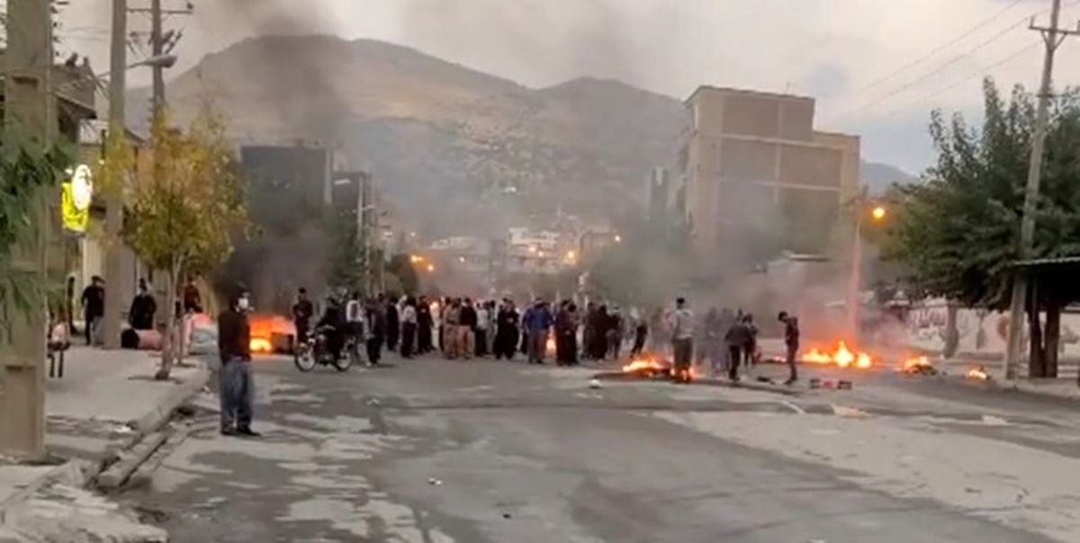 فارس: غروب پنجشنبه شهر‌های بانه و دهگلان دچار ناامنی و آشوب شد