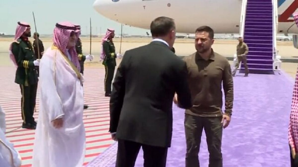 زلنسکی در عربستان: سفرم با هدف تقویت روابط با جهان عرب است