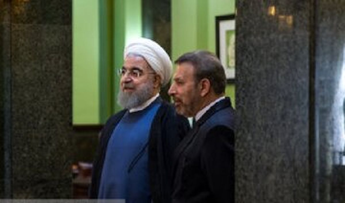 محمود واعظی: تخریب دولت روحانی برای گرم کردن فضای انتخابات است