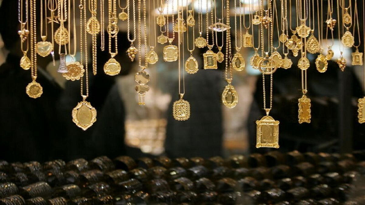رئیس اتحادیه طلا و جواهر تهران: عروس و داماد‌ها بجای خرید طلا، نقره و بدلیجات می‌خرند