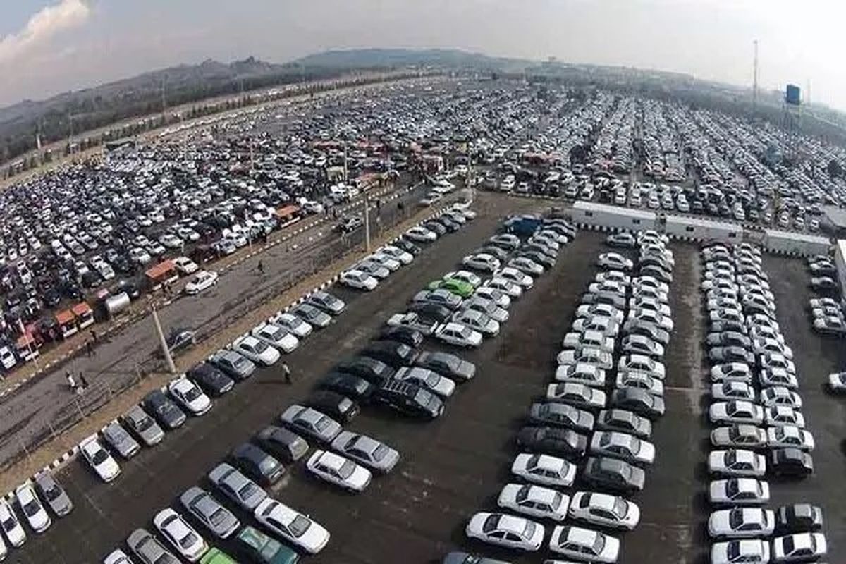 رئیس کمیسیون صنایع مجلس: ۱.۵ سال گذشت اما نتیجه واردات خودرو مشخص نیست