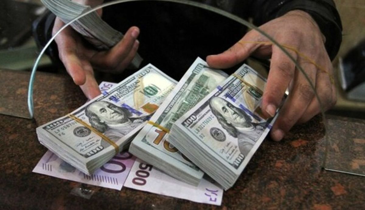 دبیر کل کانون صرافان ایران: دلار هفت نرخی شده است
