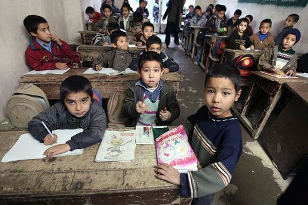 طبقاتی شدن مدارس ایران چطور اتفاق افتاد؟ | نظام آموزشی کشورهای پیشرفته دولتی است یا خصوصی؟
