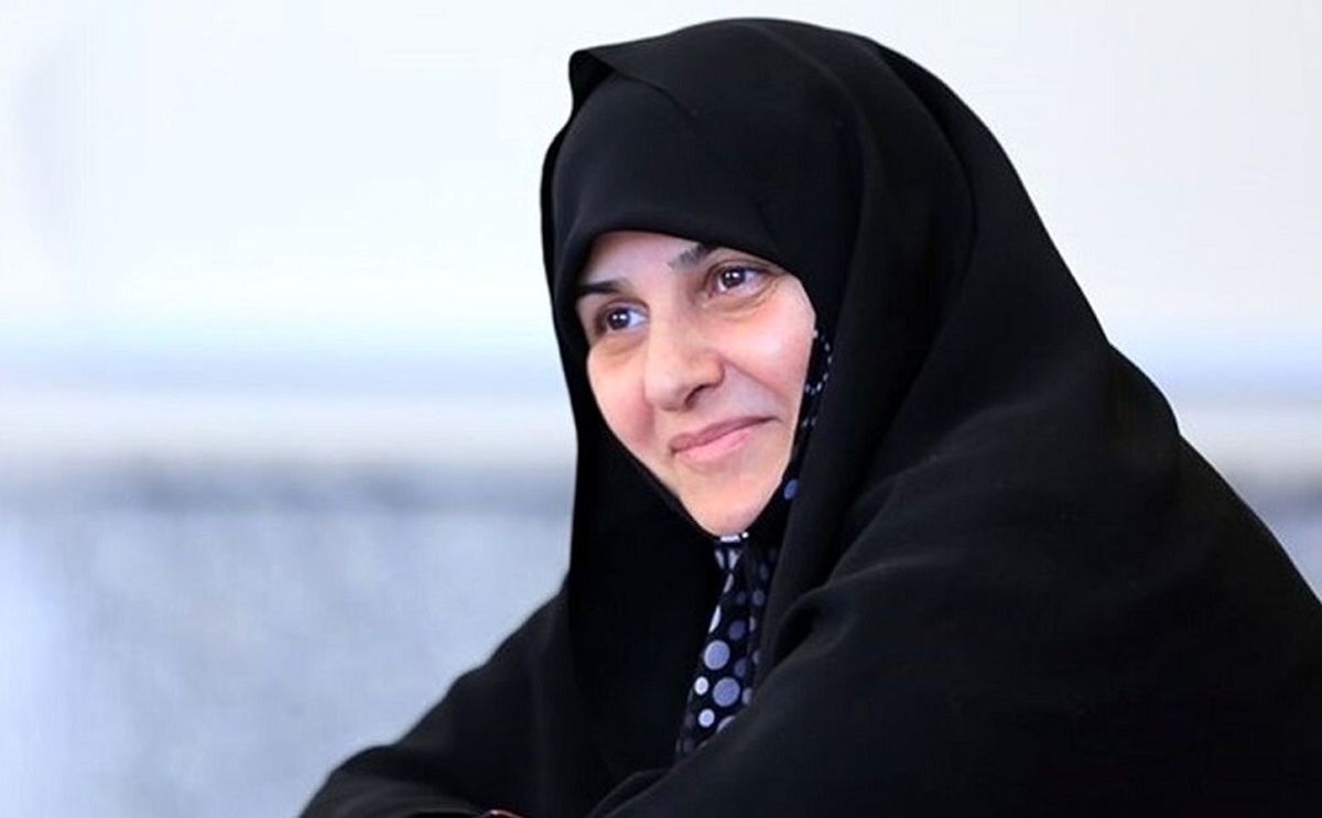 عصبانبت کیهان از گزارش روزنامه‌نگار اصولگرا در خصوص دخالت همسر رییسی در امور دولت
