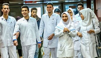 موج مهاجرت پزشکان و پرستاران | سالانه ۱۰ هزار پزشک و ۲ هزار پرستار از ایران می‌روند