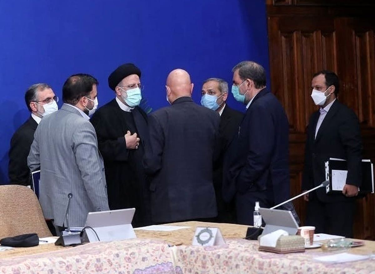 کیهان: تورم و گرانی هست، ولی اگر رئیسی، رئیس‌جمهور نمی‌شد تورم ۱۰۰ درصد می‌شد